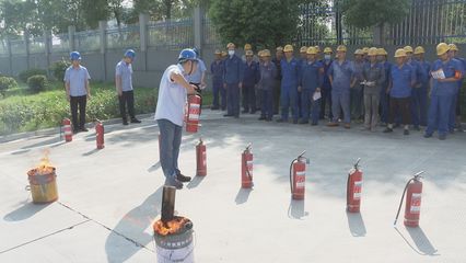 開(kāi)展消防安全演練 筑牢企業(yè)安全防線 聚焦教育器材及設(shè)備的安全保障
